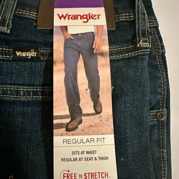 Wrangler Men's Jeans Size 40X30 Dark Blue Free To Stretch Regular Fit Denim NEW - Picture 10 of 14